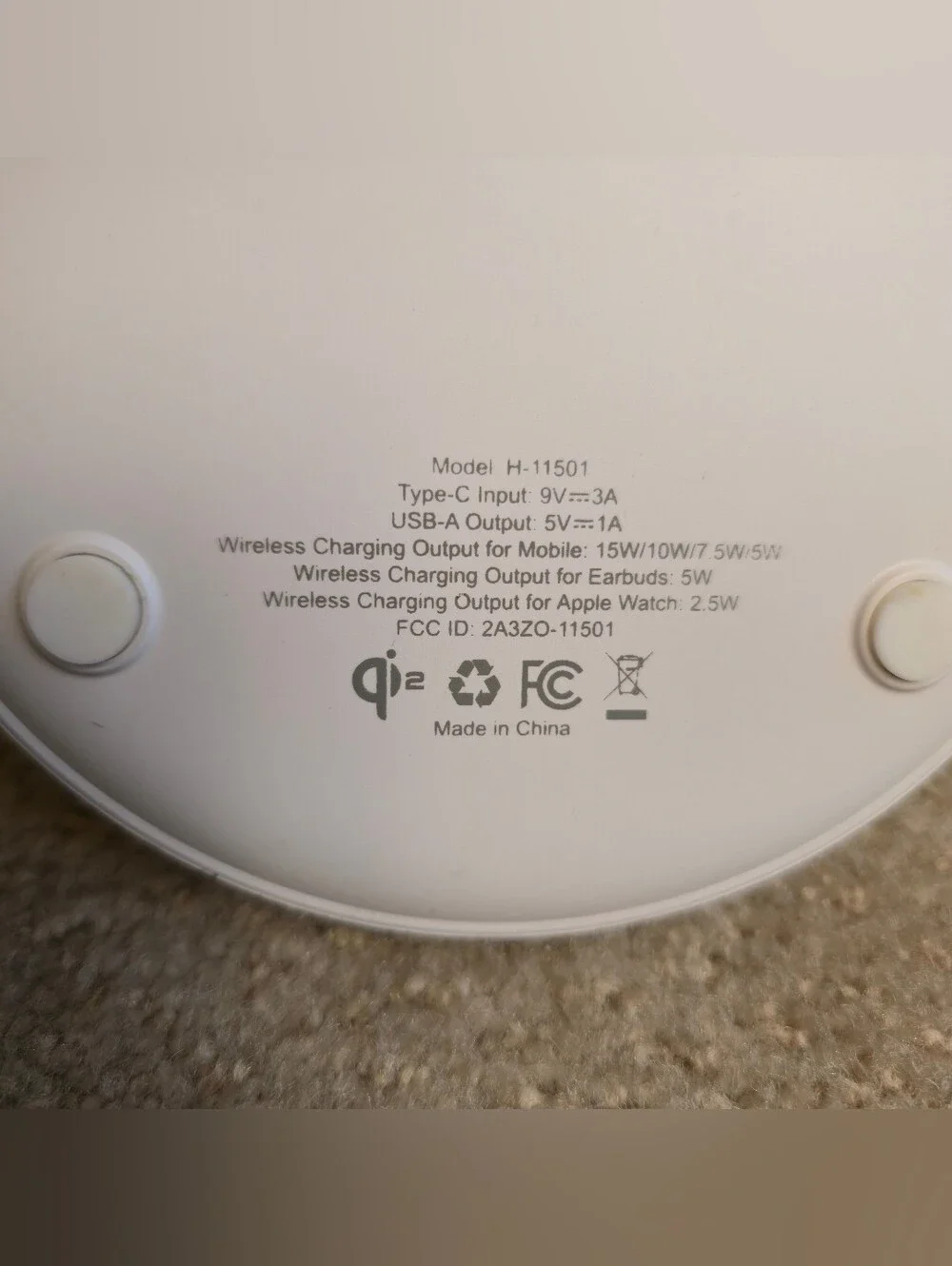 Uline H-11501 3-in-1 Wireless Charger - White for iPhone,  Apple watch, Airpods